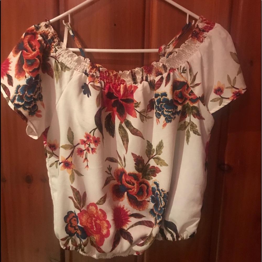 Floral cropped top!
